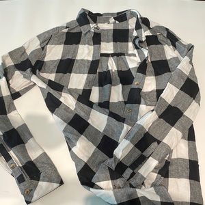 Black and White Flannel size SMALL